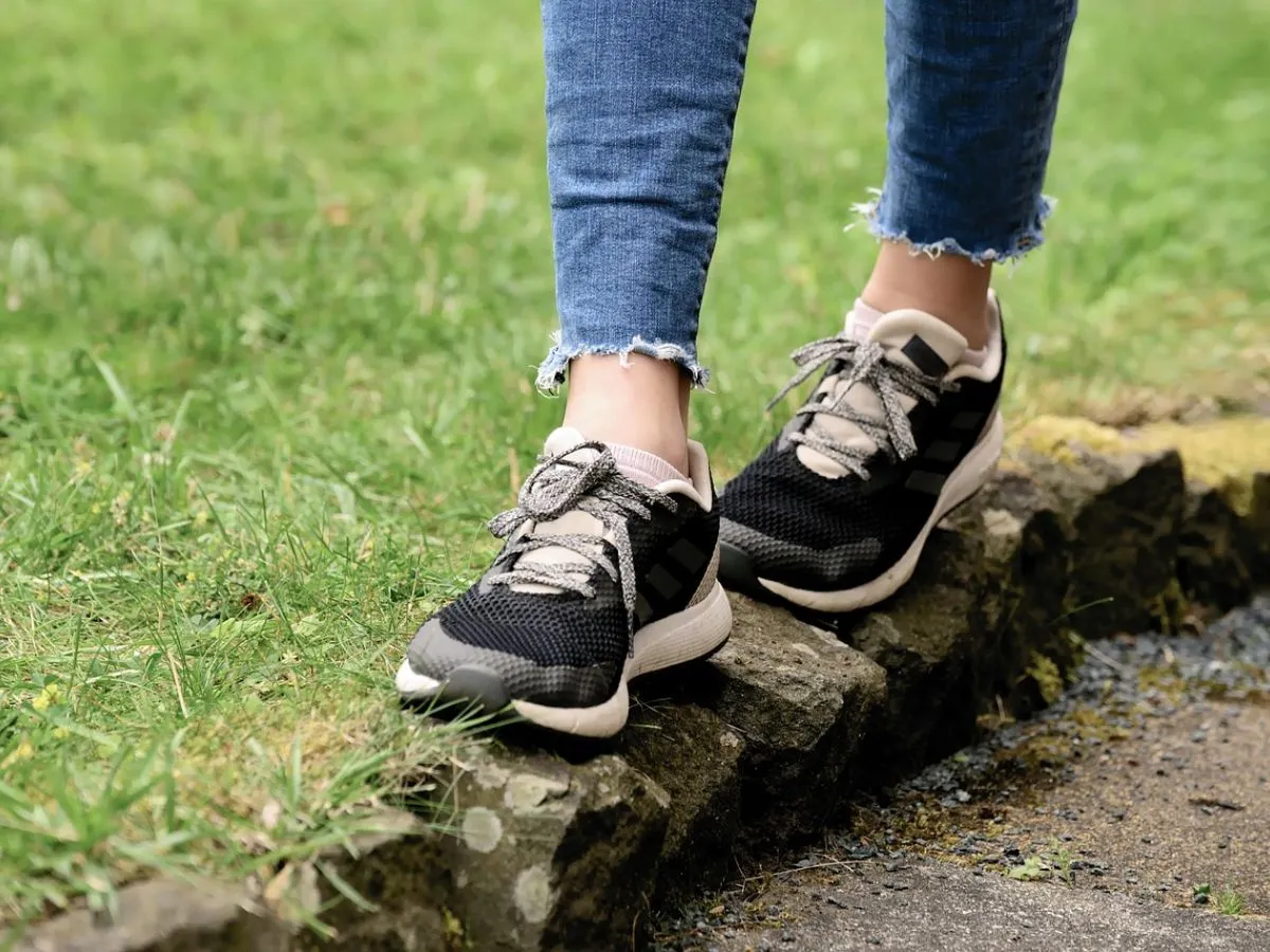 Common Mistakes That Can Affect How Long It Takes to Walk 3 Miles?